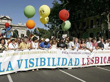 Cabeza desfile Orgullo Gay Madrid 080705